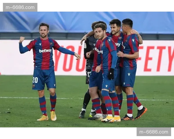 奥拉萨加斯蒂飞铲染红 莱万特中场学费昂贵